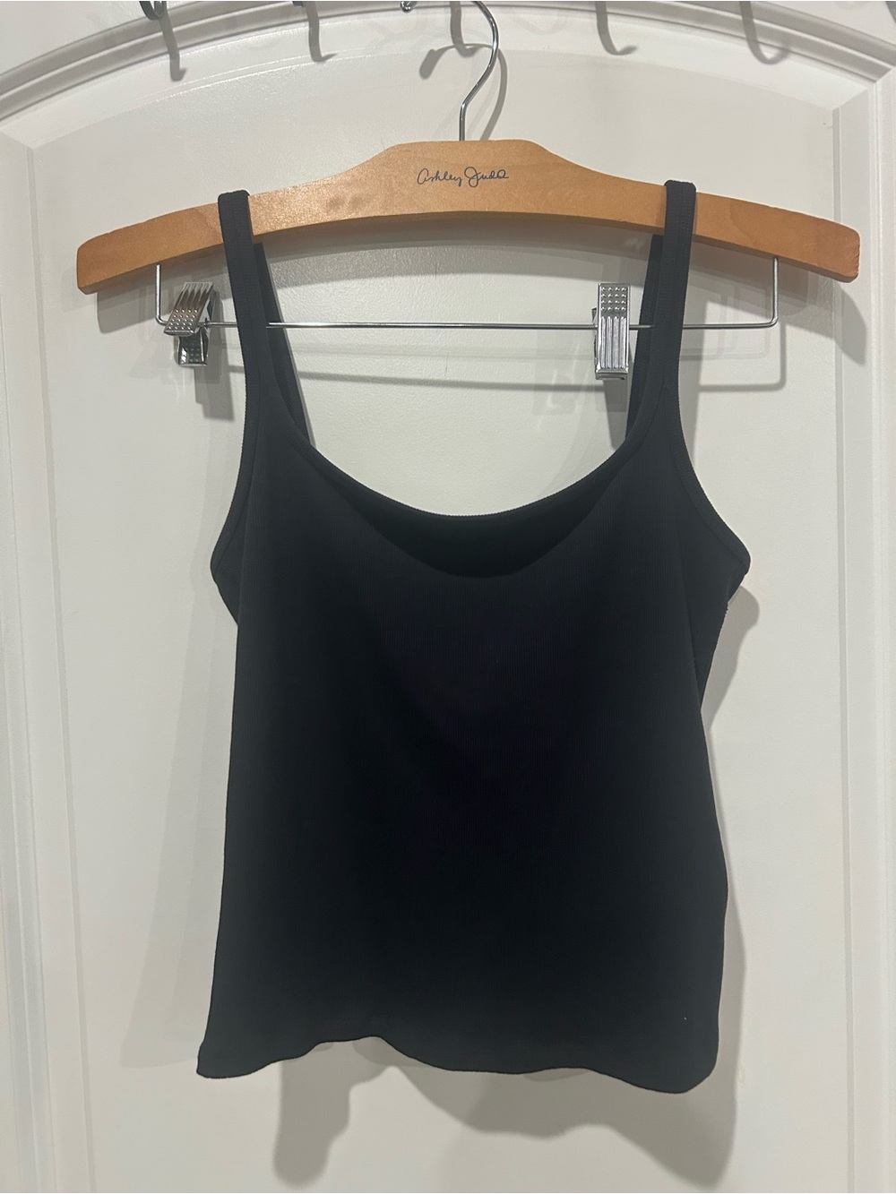 Vuori Black Scoop Neck Camisole Tank